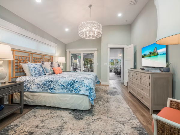 Luxurious 4-Bedroom Waterfront Villa in Holmes Beach